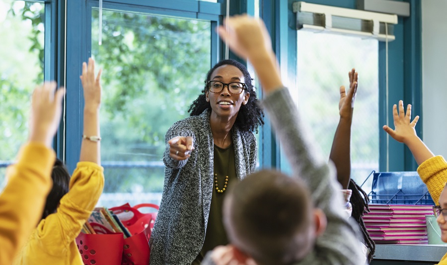 how long to become elementary school teacher