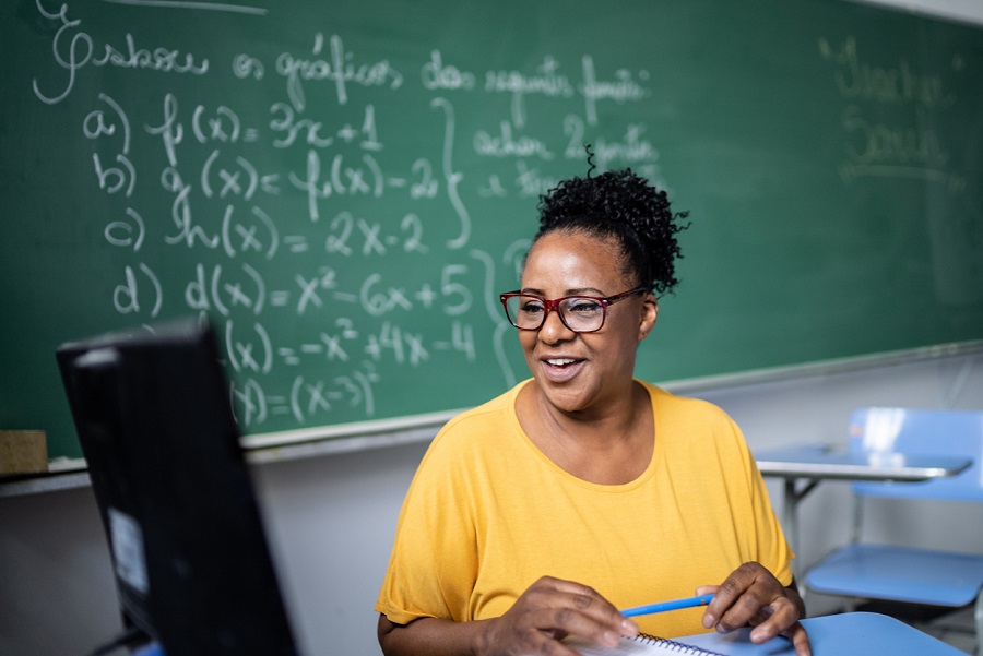 how to get teachers credentials